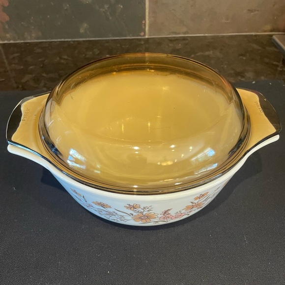 Rare Vintage Pyrex England Country Autumn Casserole Dish with Smokey Lid - Picture 3 of 16